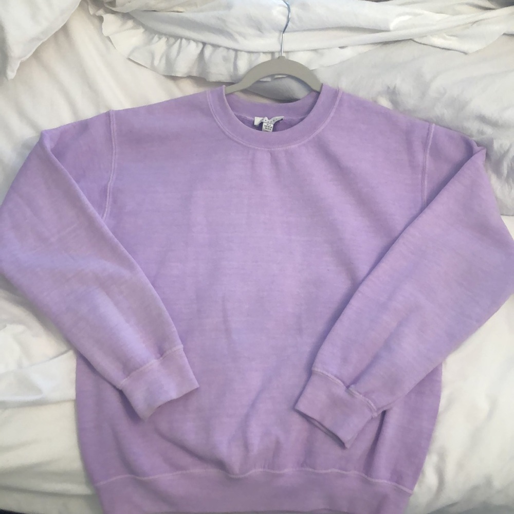 Light purple crewneck